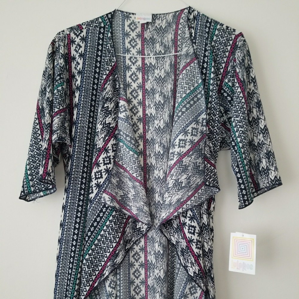 🔥🔥SOLD 🔥🔥HTF Lularoe Aztec Shirley